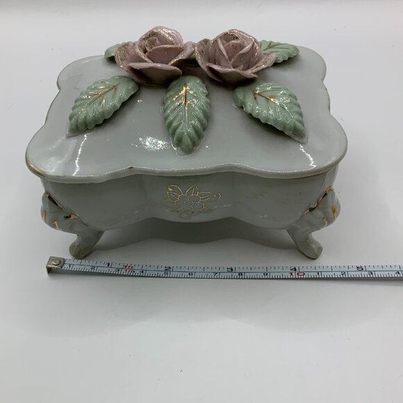 Bond Ware L&M Vintage Porcelain Roses 4 Legged Covered Trinket Box - Picture 9 of 9